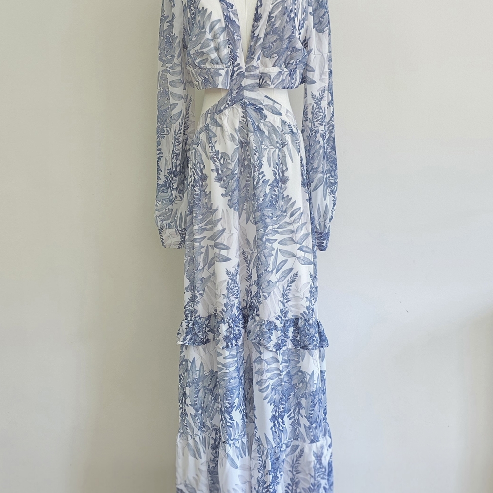 Chic Blue and White Leaf Print Maxi Dress
